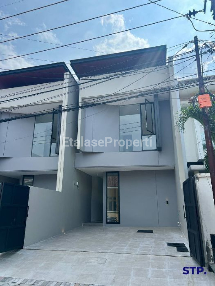 Foto properti Sisa 1 Unit, Rumah Baru 2 Lantai Di Rungkut Mapan Finishing Top Grade 1