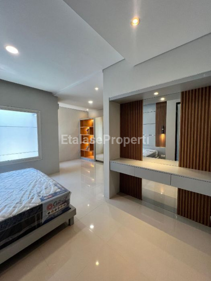 Foto properti Rumah Baru Semi Furnished Di Dian Istana Cluster Moca Vrbana 8