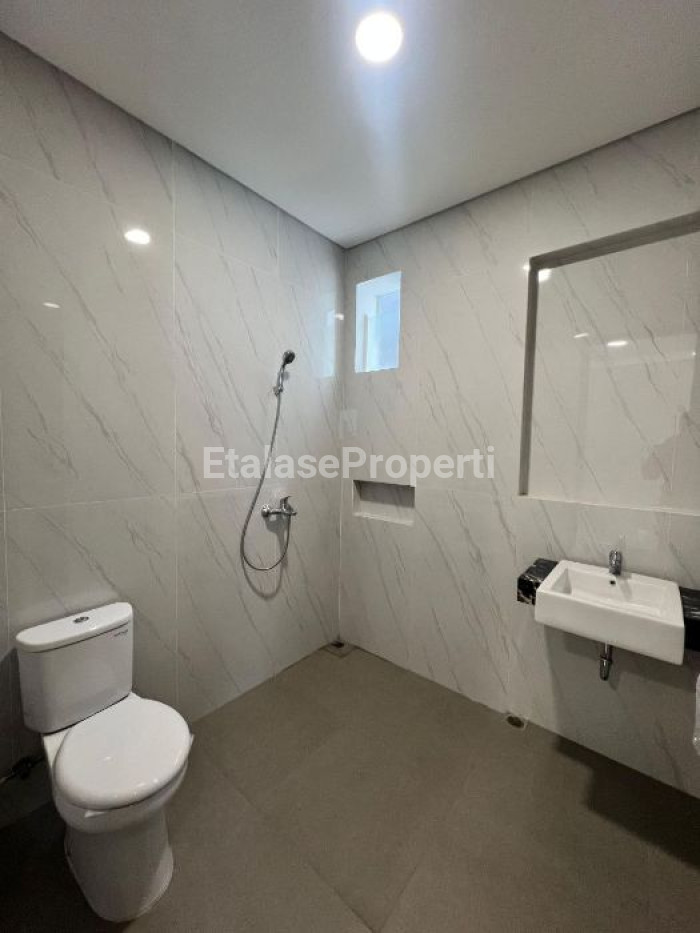 Foto properti Rumah Baru Semi Furnished Di Dian Istana Cluster Moca Vrbana 10