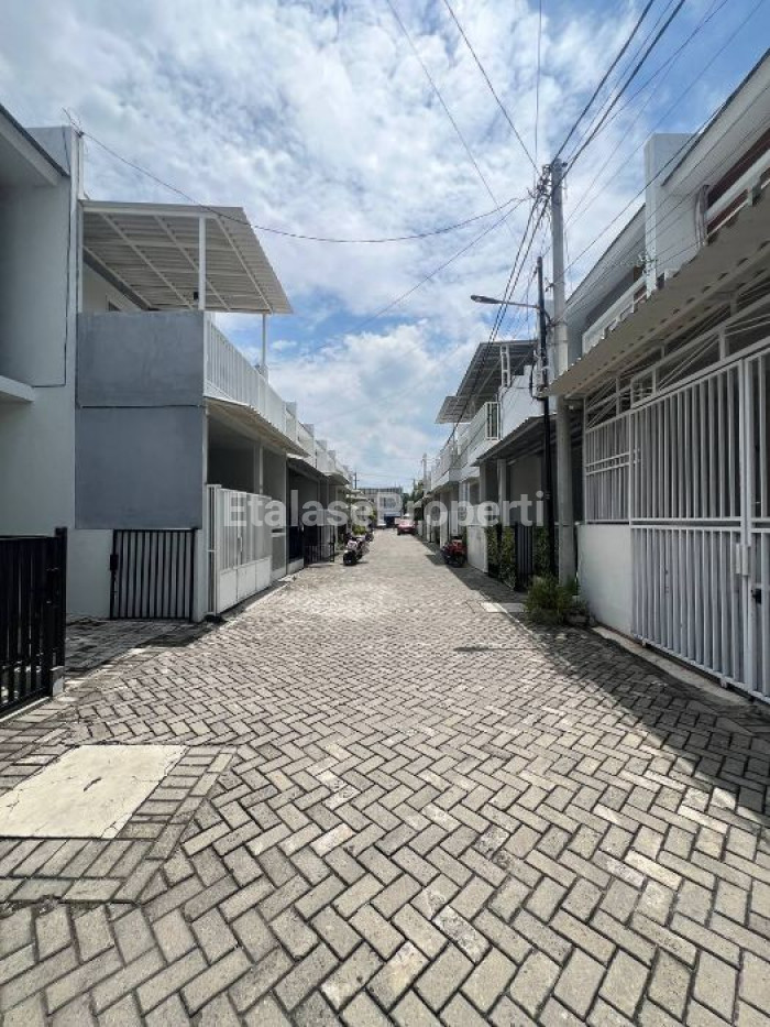 Foto properti Rumah 2 Lantai Di Perumahan Kencana Residence, Kenjeran 10