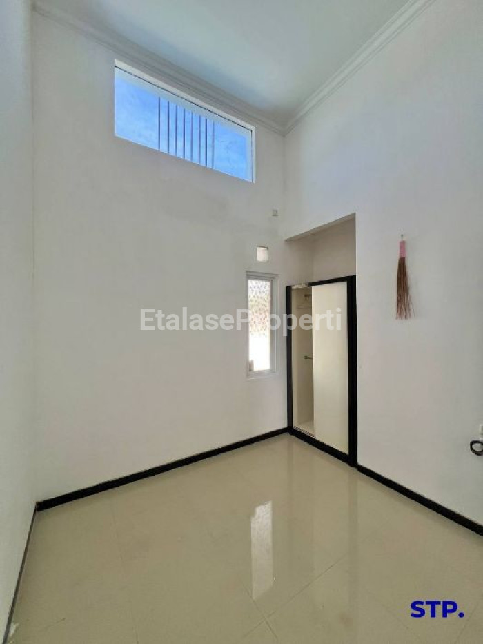 Foto properti Jual Cepat - Rumah Sukolilo Dian Regency 2 Sudah Renovasi 7