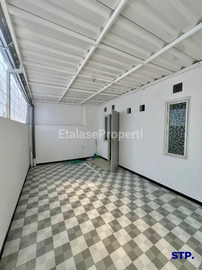 Foto properti Jual Cepat - Rumah Sukolilo Dian Regency 2 Sudah Renovasi 9