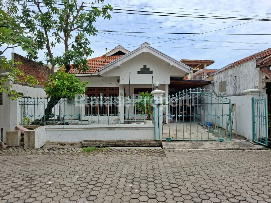 Foto properti *Dijual Rumah Taman Pondok Indah (TPI), Wiyung* 1