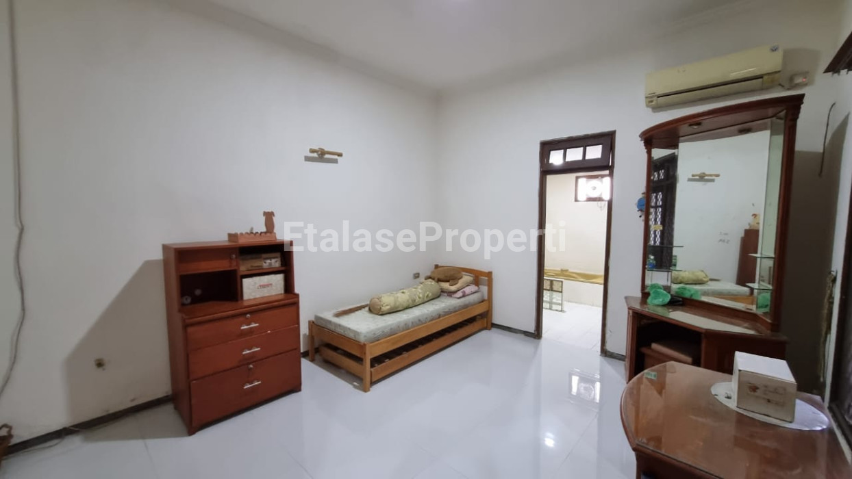 Foto properti *Dijual Rumah Taman Pondok Indah (TPI), Wiyung* 3