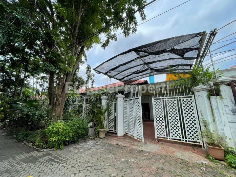 Foto properti *Dijual Rumah Darmo Harapan Utara* 1