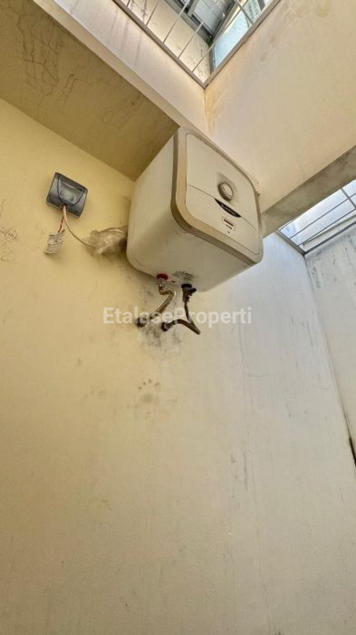 Foto properti Sewa Rumah 2 Lantai Furnished Di Siwalankerto, Surabaya 5