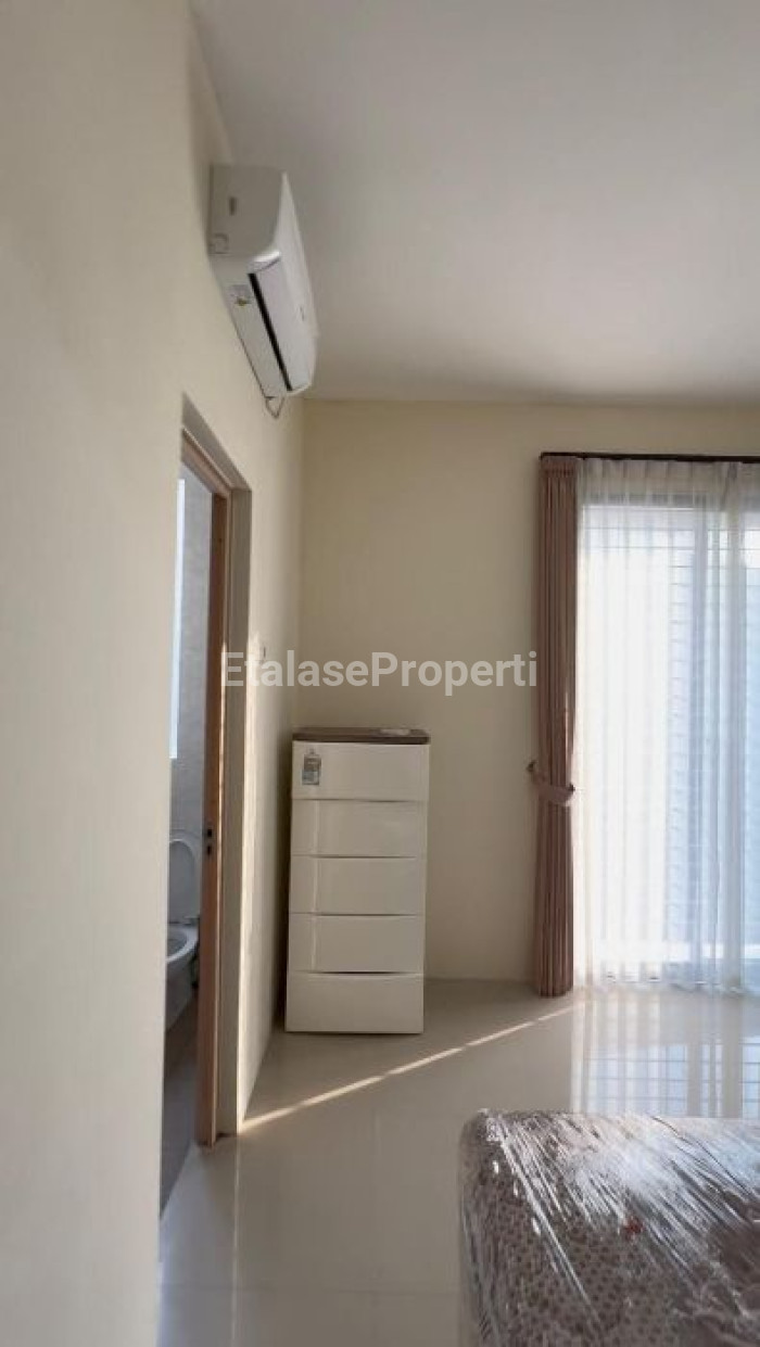 Foto properti Sewa Rumah 2 Lantai Furnished Di Siwalankerto, Surabaya 8