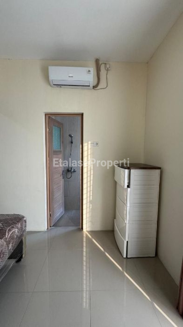 Foto properti Sewa Rumah 2 Lantai Furnished Di Siwalankerto, Surabaya 9