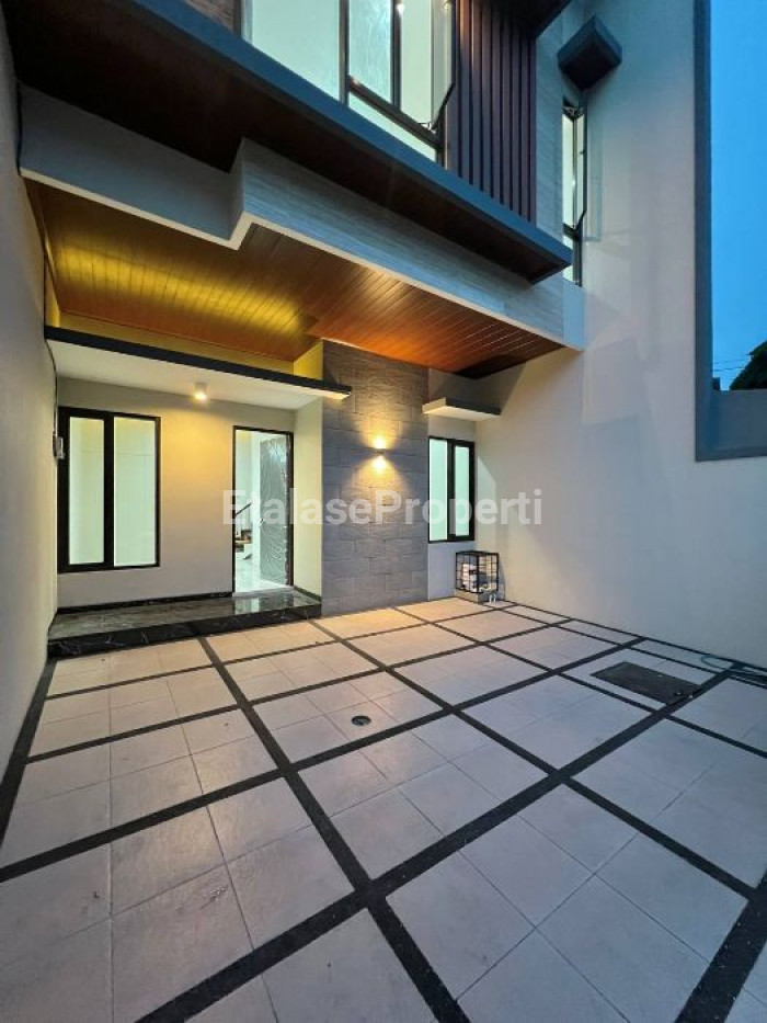 Foto properti Rumah Baru Modern Di Wisma Mukti Jalan Utama Tipe A 2