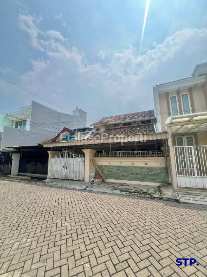 Foto properti Rumah 2 Lantai Di Perumahan Manyar Jaya Siap Huni 3