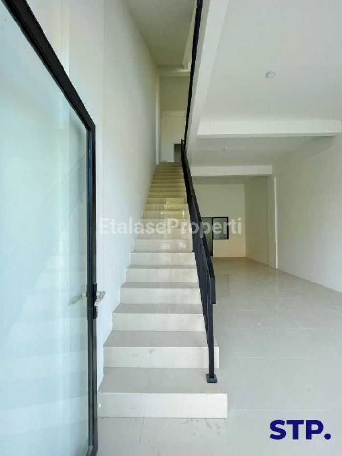 Foto properti Jual Ruko 3 Lantai Eastern Park Depan Sukolilo Dian Regency II 4