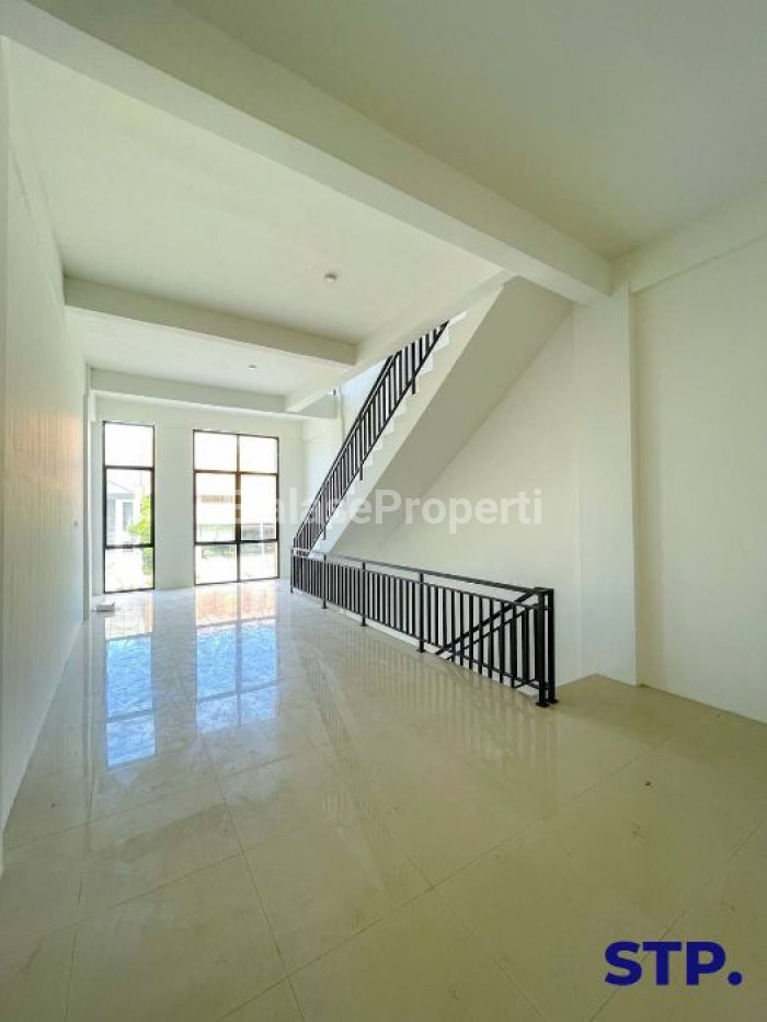 Foto properti Jual Ruko 3 Lantai Eastern Park Depan Sukolilo Dian Regency II 6