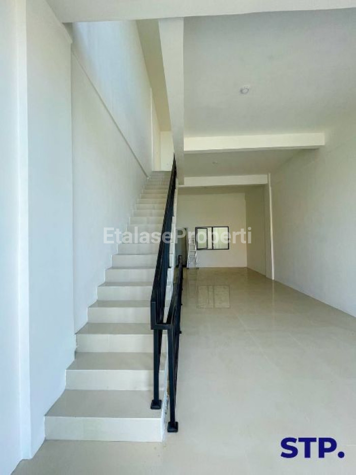 Foto properti Jual Ruko 3 Lantai Eastern Park Depan Sukolilo Dian Regency II 8