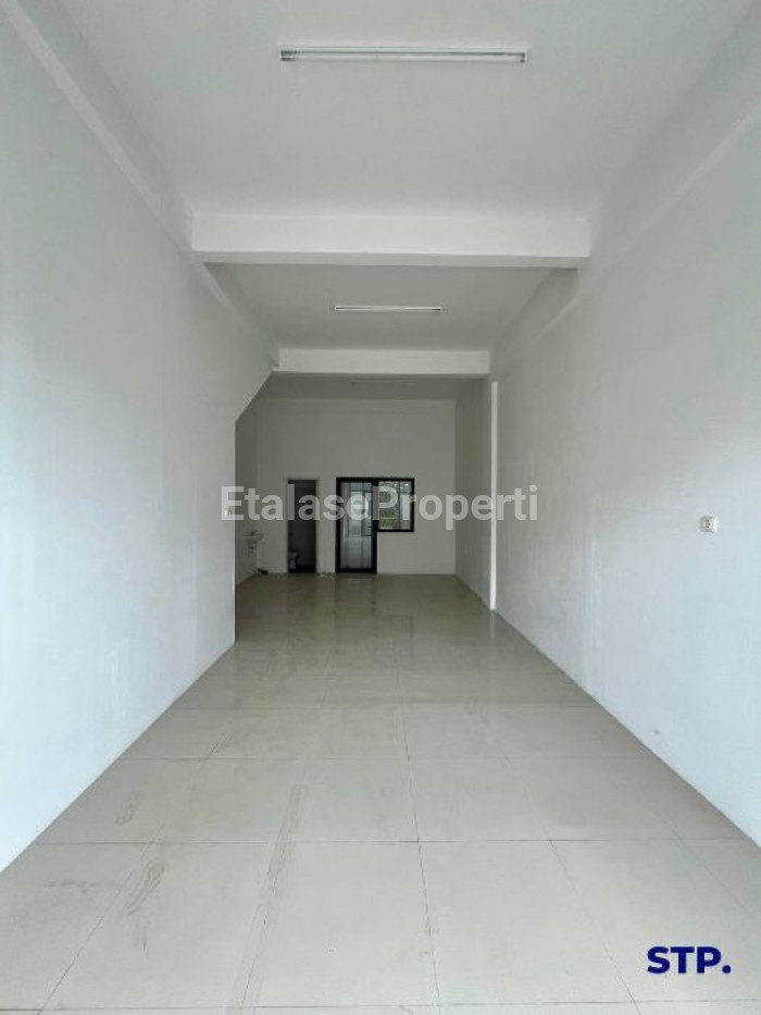 Foto properti Jual Ruko 3 Lantai Eastern Park Depan Sukolilo Dian Regency II 3