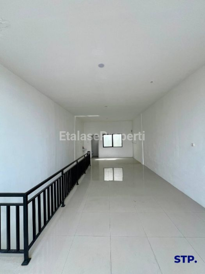 Foto properti Jual Ruko 3 Lantai Eastern Park Depan Sukolilo Dian Regency II 8