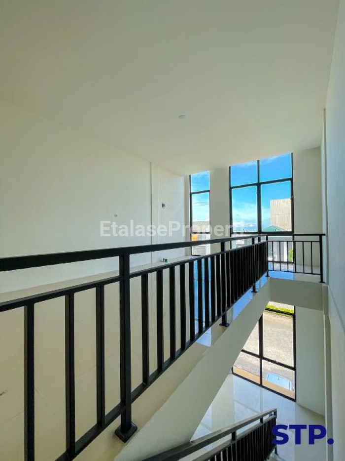 Foto properti Sewa Ruko 3 Lantai Eastern Park Depan Sukolilo Dian Regency II 9