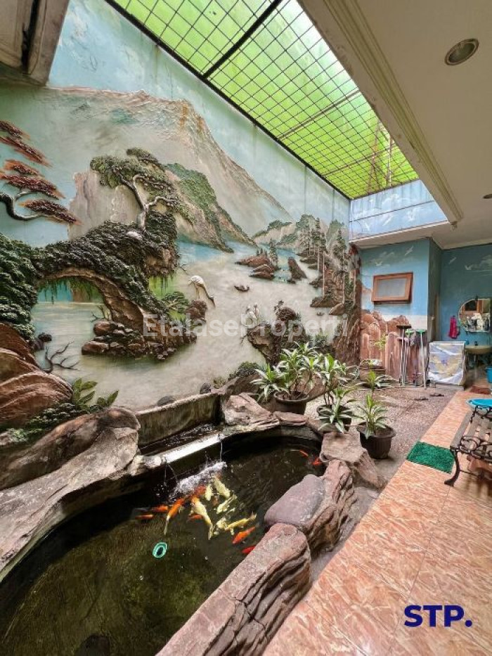 Foto properti Rumah Mewah Mediteranian Di Darmo Hill 5