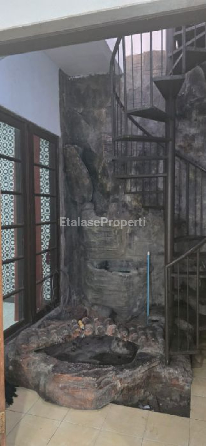 Foto properti Disewakan Rumah Siap Huni Di Ketintang Madya Kencana Dekat Royal Plaza, Univ.Bayangkara, Masjid Agung Surabaya 10