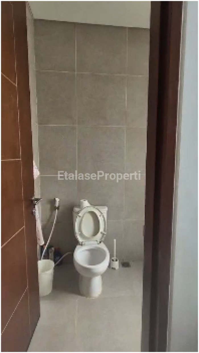 Foto properti For Sale  Barang Langka Cocok Untuk SENIOR, Rumah Di Taman Puspa Raya Citraland 10