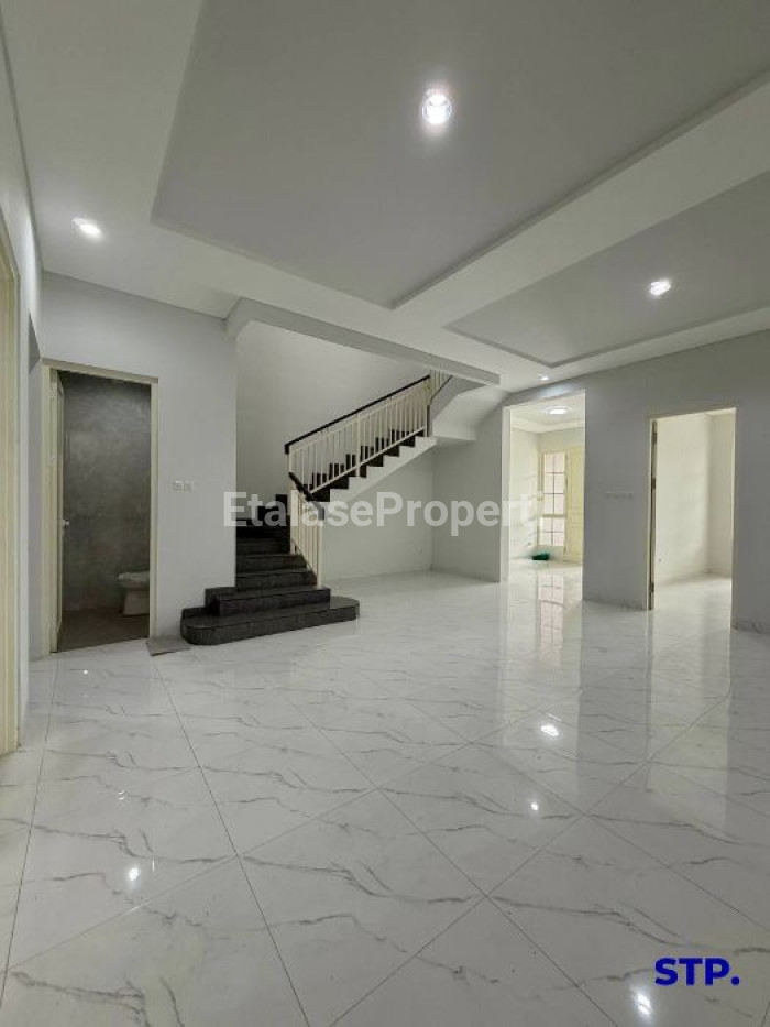 Foto properti Hanya 2M-an, Rumah Baru Di Gayung Kebonsari Lebar 7 3