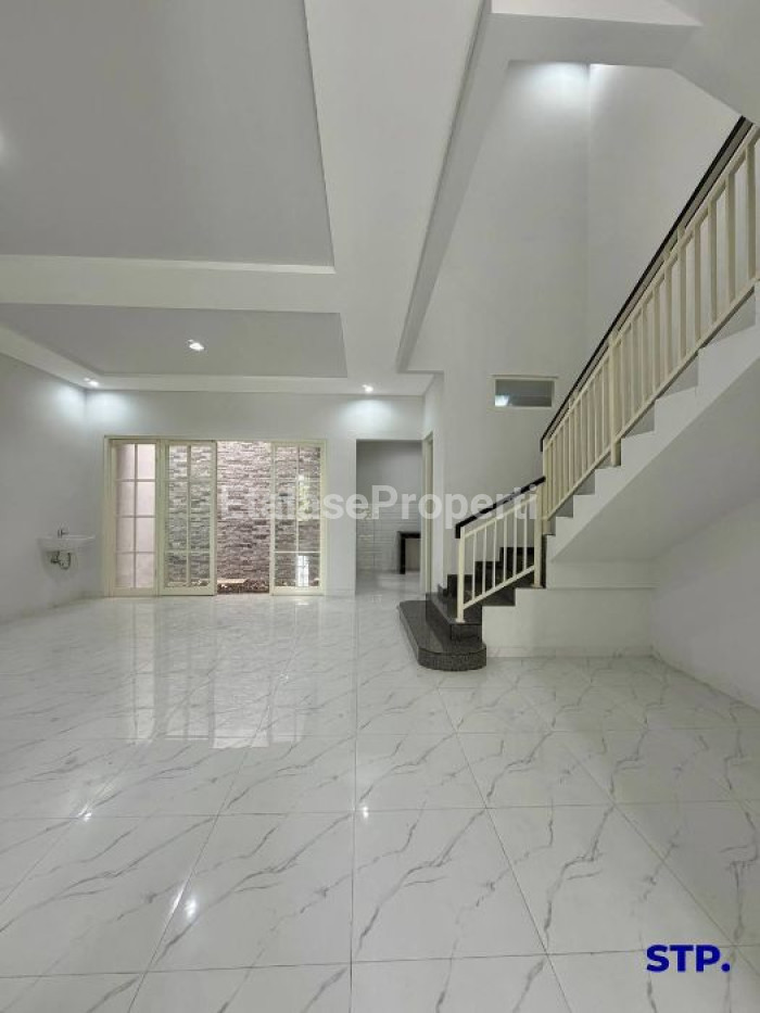 Foto properti Hanya 2M-an, Rumah Baru Di Gayung Kebonsari Lebar 7 4