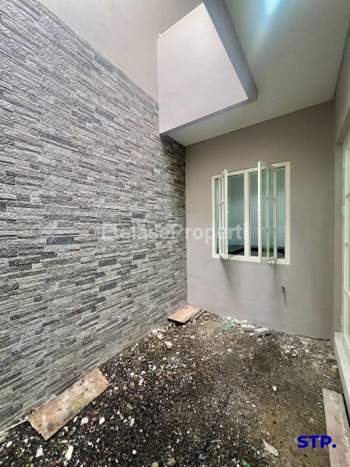 Foto properti Hanya 2M-an, Rumah Baru Di Gayung Kebonsari Lebar 7 7