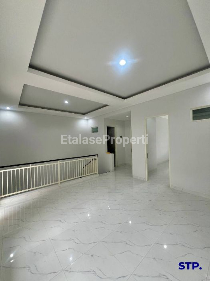 Foto properti Hanya 2M-an, Rumah Baru Di Gayung Kebonsari Lebar 7 8