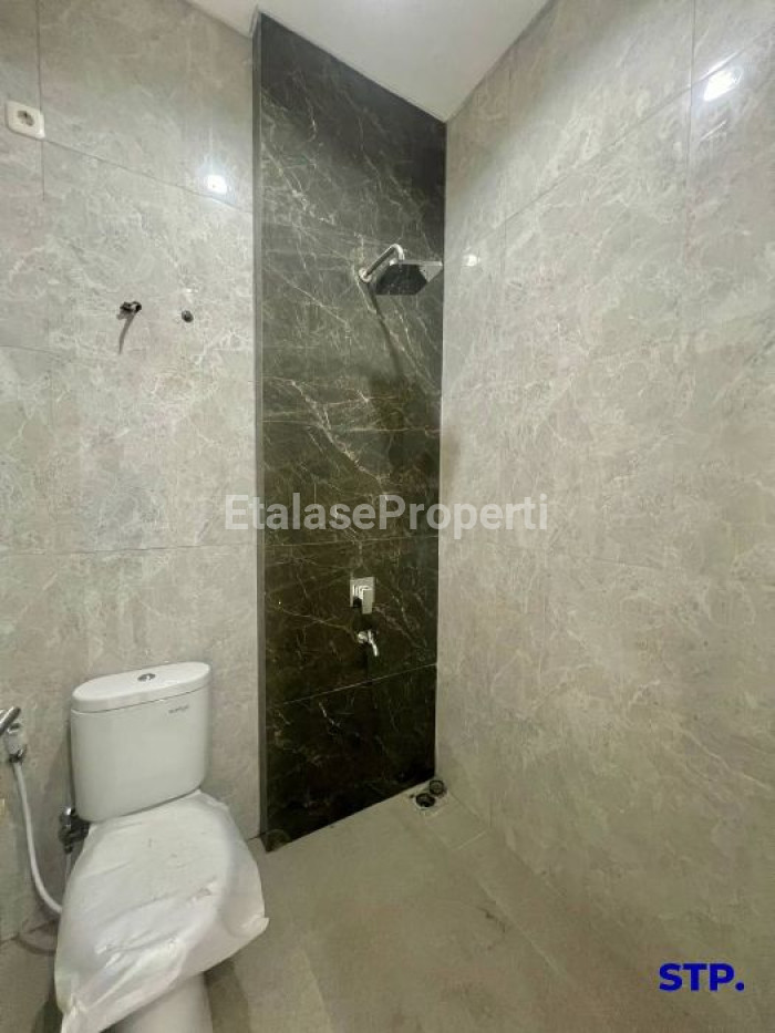 Foto properti Hanya 2M-an, Rumah Baru Di Gayung Kebonsari Lebar 7 10