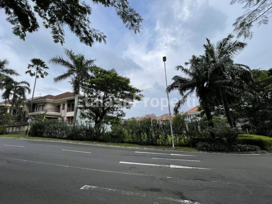 Foto properti *Dijual Kavling Main Road Double Way Pakuwon Indah* 1