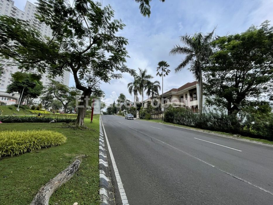 Foto properti *Dijual Kavling Main Road Double Way Pakuwon Indah* 4