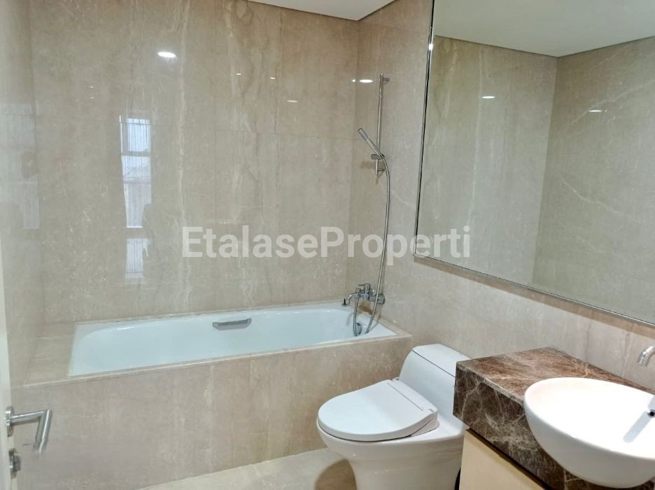 Foto properti *Dijual Apartment 2 Bedroom One Icon Residence, Tunjungan Plaza* 6