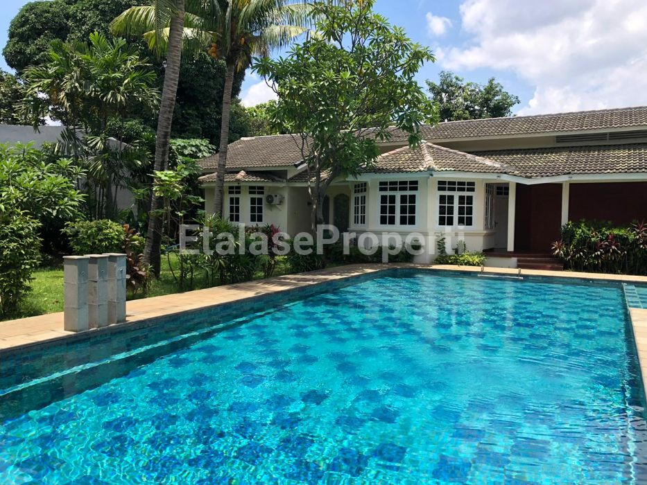Foto properti *Dijual Rumah Old Money Area Kuningan Jakarta Selatan* 1