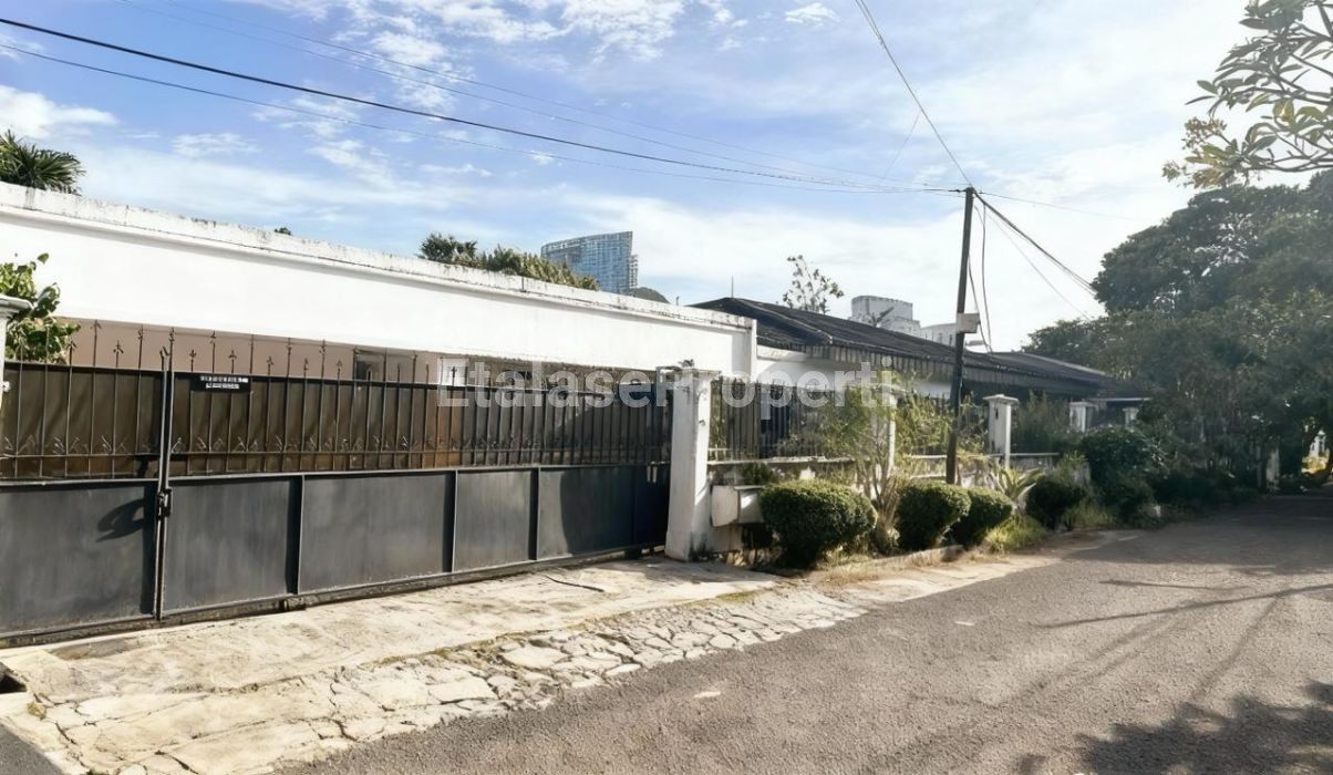 Foto properti *Dijual Rumah Old Money Area Kuningan Jakarta Selatan* 2