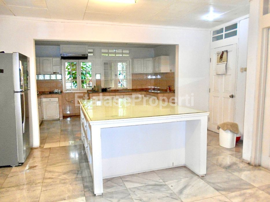 Foto properti *Dijual Rumah Old Money Area Kuningan Jakarta Selatan* 5