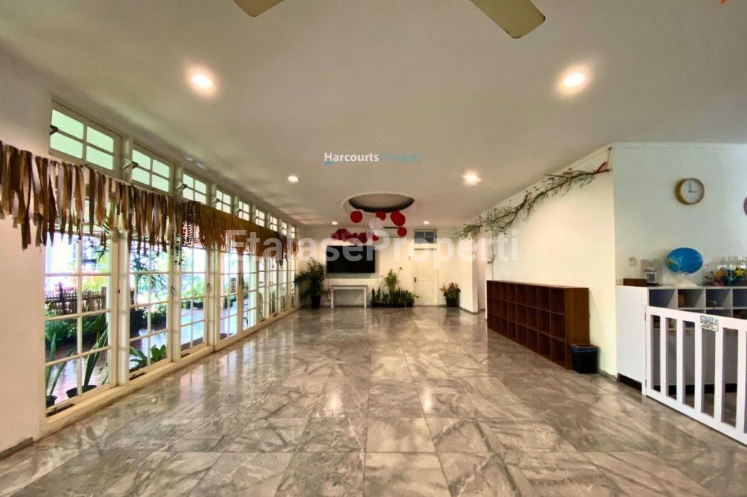 Foto properti *Dijual Rumah Old Money Area Kuningan Jakarta Selatan* 6