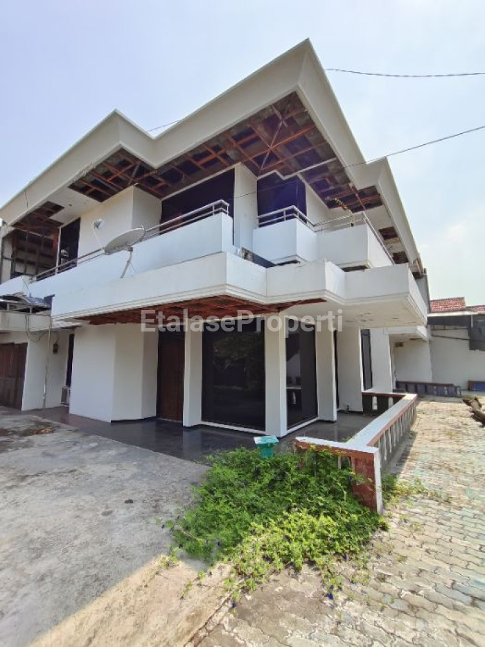 Foto properti *Dijual Rumah Murah!! Taman Pondok Indah (TPI), Wiyung* 4