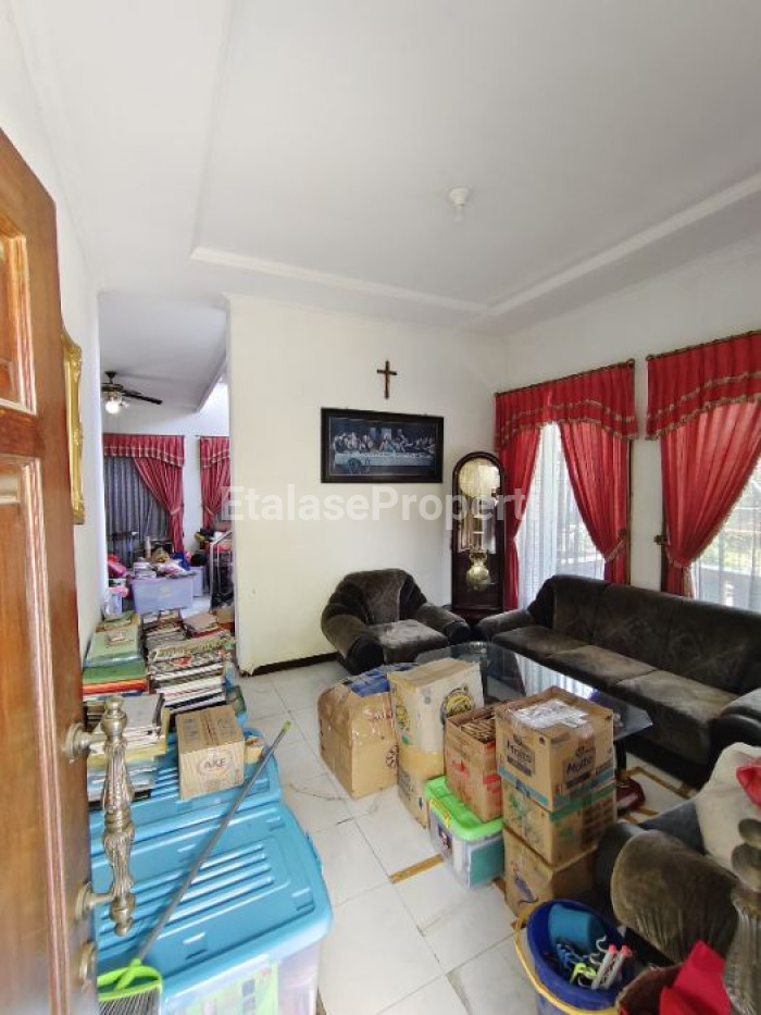 Foto properti *Dijual Rumah Murah!! Taman Pondok Indah (TPI), Wiyung* 5