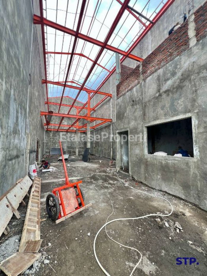 Foto properti Inden 6 Bulan, Gudang Kantor 3 Lantai Di Kalijudan MERR 5
