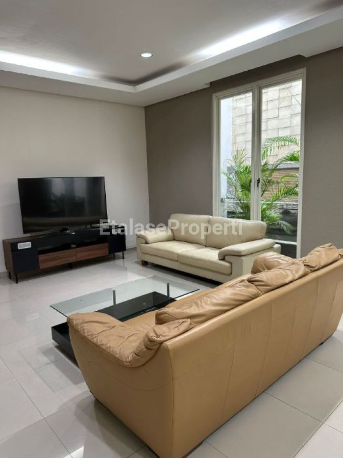 Foto properti Disewakan Rumah 2 Lantai 1