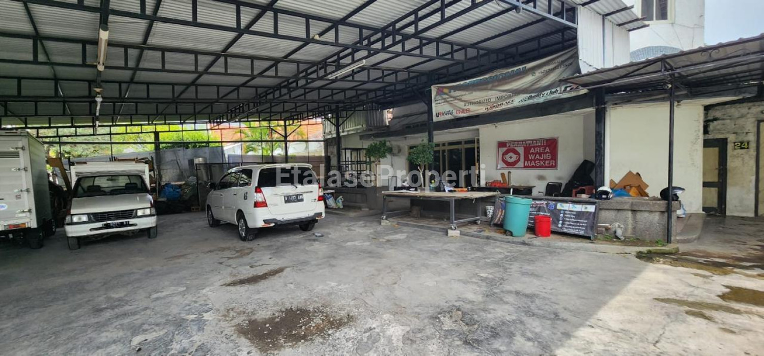 Foto properti *Rumah Nyaman & Strategis Di Jl. Anjasmoro – Siap Ditempati!* 3