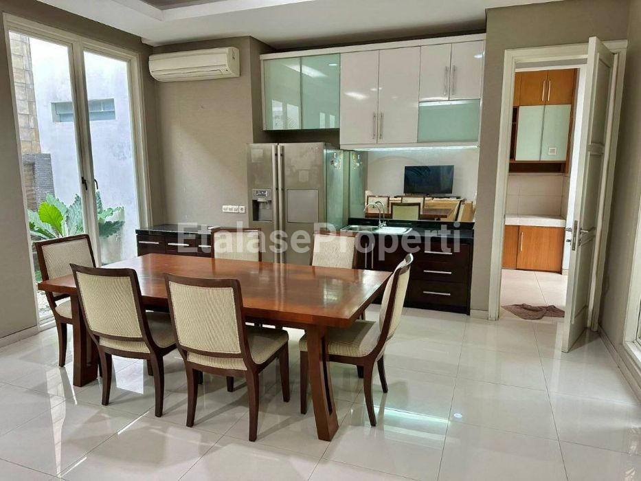 Foto properti Jual Rumah Mewah Citraland Cluster Raffles Garden Full Furnished 6
