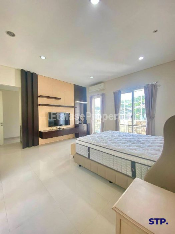 Foto properti Jual Rumah Mewah Citraland Cluster Raffles Garden Full Furnished 3