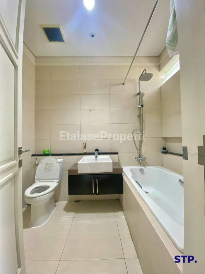 Foto properti Sewa Rumah Mewah Citraland Cluster Raffles Garden Full Furnished 10