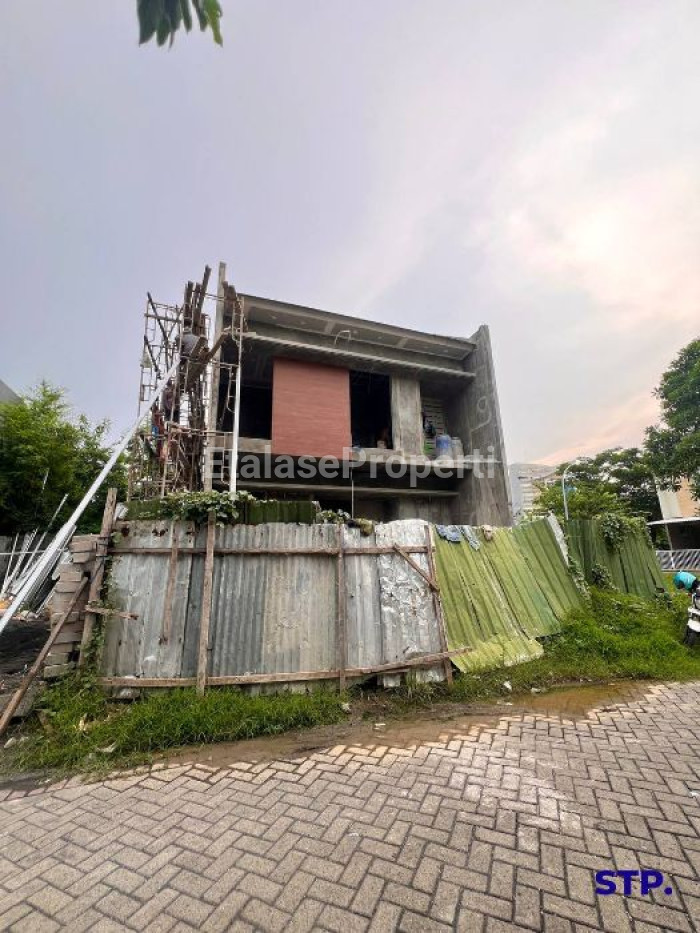 Foto properti Rumah Baru Modern Di Pakuwon City Cluster Florence 2