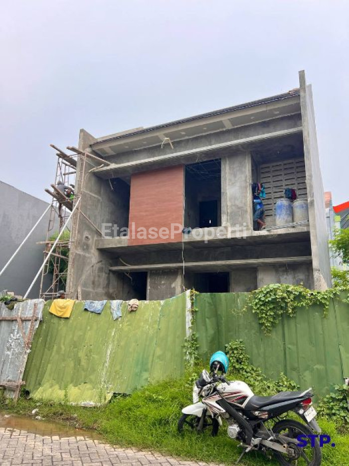 Foto properti Rumah Baru Modern Di Pakuwon City Cluster Florence 3