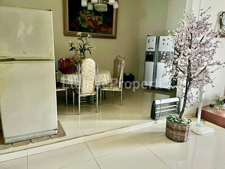 Foto properti *Dijual Rumah Raya Sukomanunggal Jaya* 6