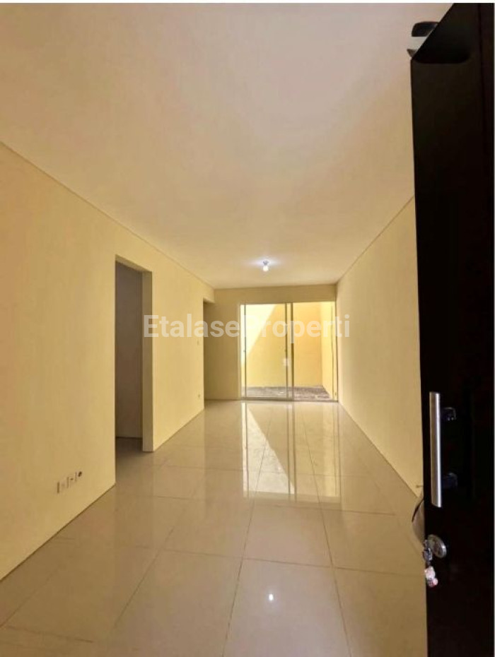 Foto properti For Sale  Rumah 2 Lantai Dian Istana Mocca Verbana 4