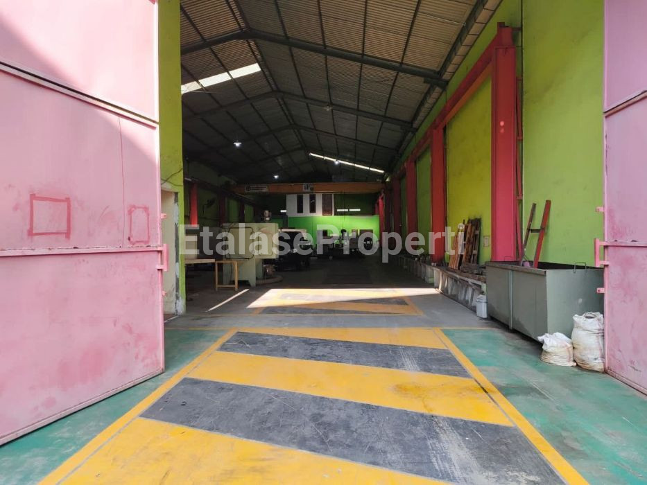 Foto properti Gudang Siap Pakai Di Sentra Pergudangan Bambe Driyorejo - Lantai EPOXY 2