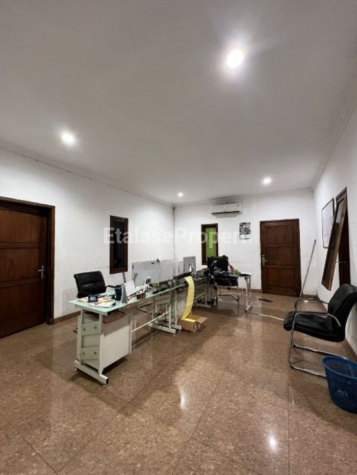 Foto properti Gudang Siap Pakai Di Sentra Pergudangan Bambe Driyorejo - Lantai EPOXY 4