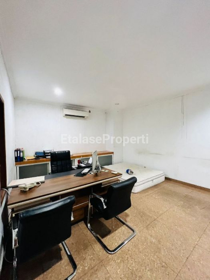 Foto properti Gudang Siap Pakai Di Sentra Pergudangan Bambe Driyorejo - Lantai EPOXY 5